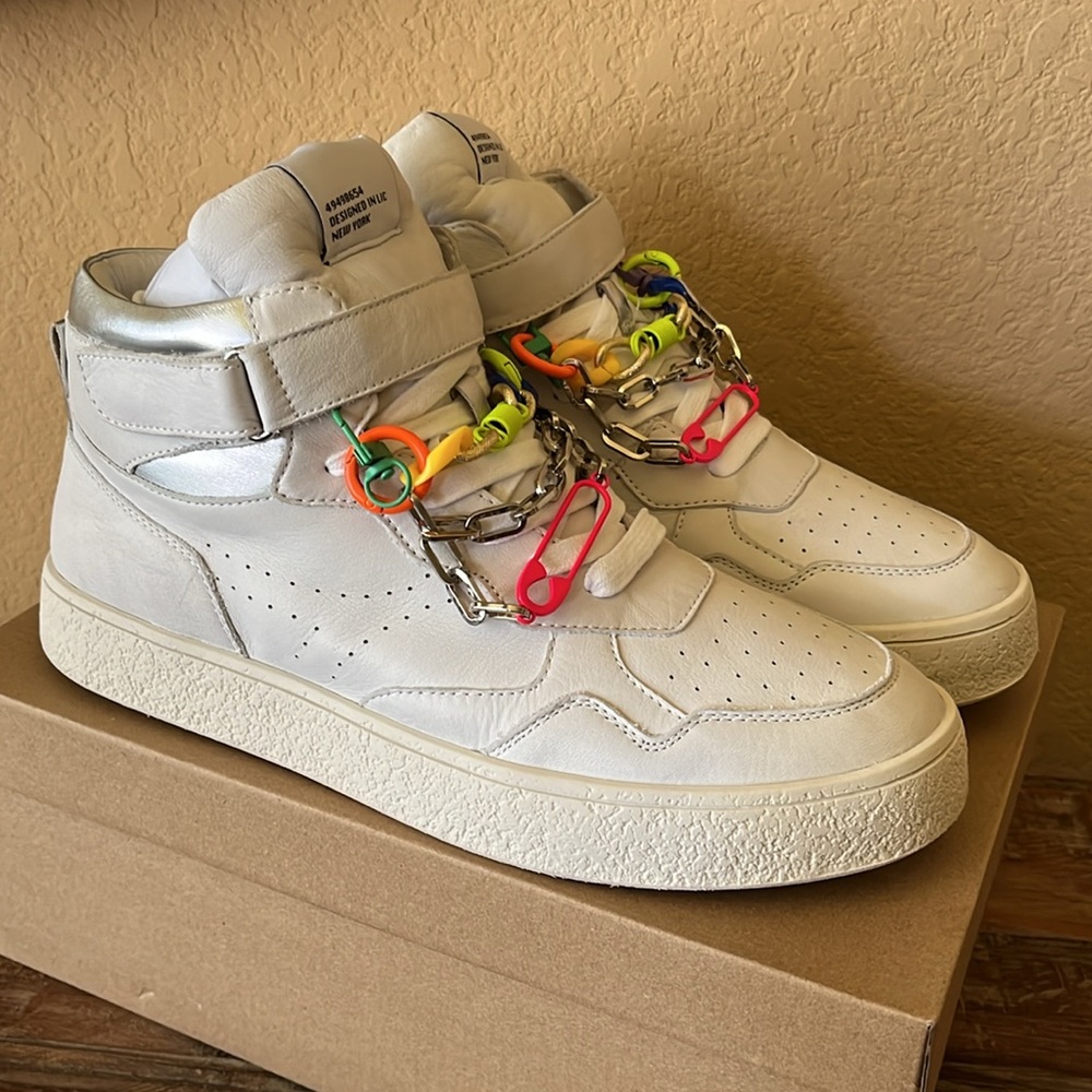Steve Madden Emilee Leather High Top Sneakers Size 10 NEW